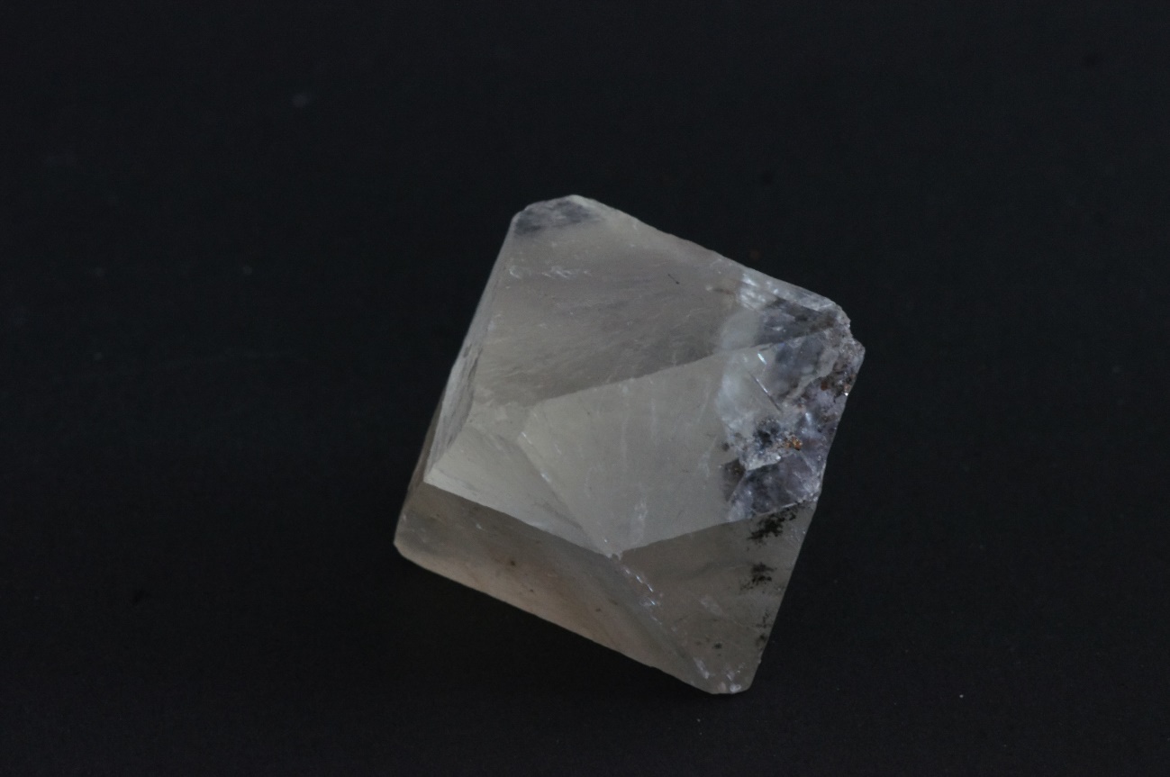 C:\Users\ELENA VINDEL\Desktop\Caja F1\FLUORITA 2.JPG