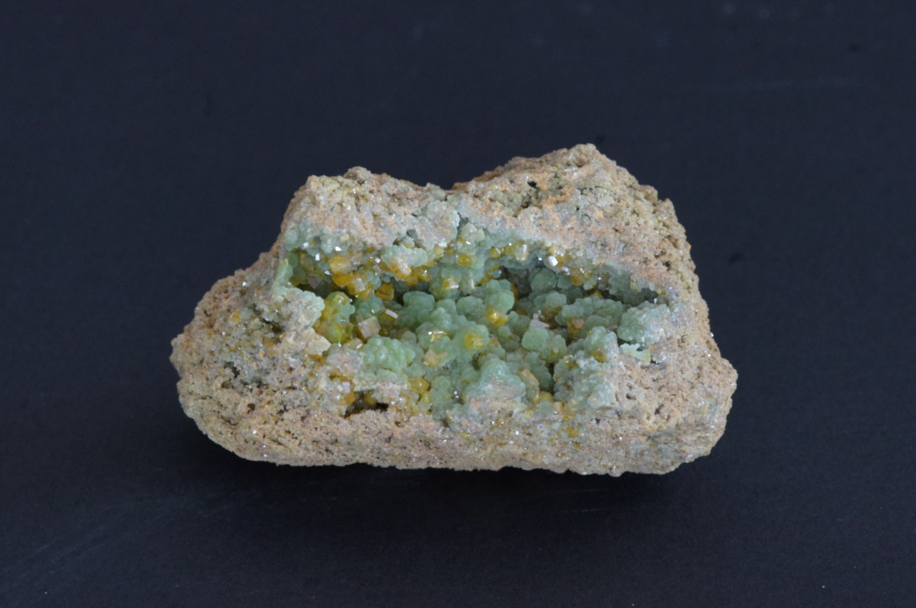 C:\Users\ELENA VINDEL\Desktop\Caja F1\PIROMORFITA1.JPG