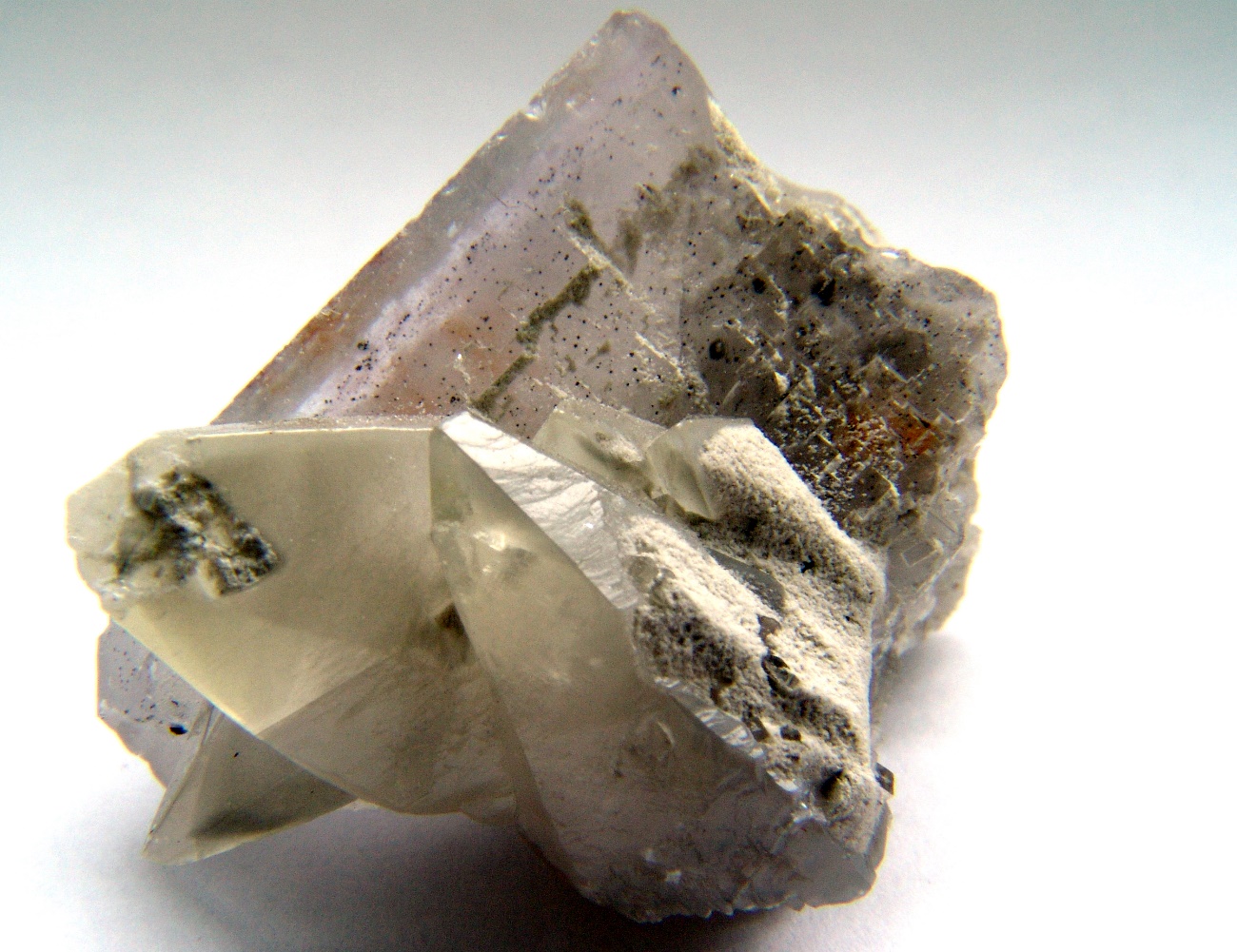 C:\Users\ELENA VINDEL\Documents\FLUORITAS\FOTOS TESIS DE VIRGI\minerales 451.JPG