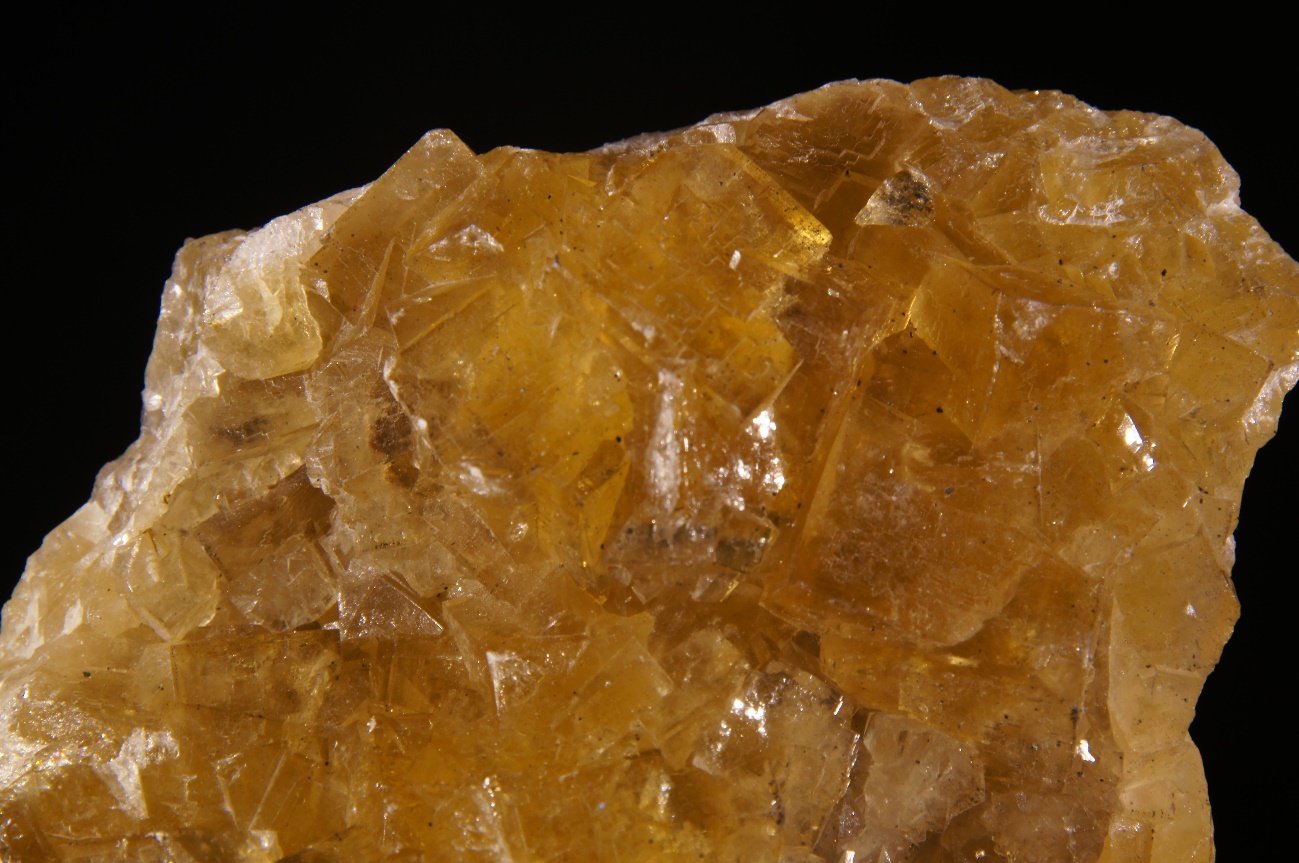 C:\Users\ELENA VINDEL\Documents\MINERALES CONCURSO ELEKTRA\FLUORITA 3.JPG