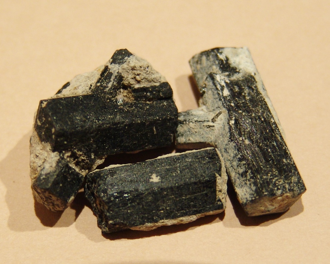 G:\1_DOCUMENTOS\GEOIMAGENES MA\Figura 17. Hornblenda.jpg