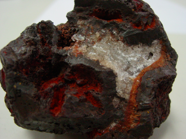 G:\1_DOCUMENTOS\SILICATOS\imagenes minerales\FOTOSNOSILICATOS VISU\Oxidos e Hidróxidos\Hematites II.jpg