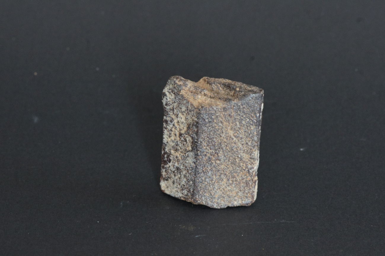 C:\Users\ELENA VINDEL\Desktop\Caja F1\ESTAUROLITA 1.JPG