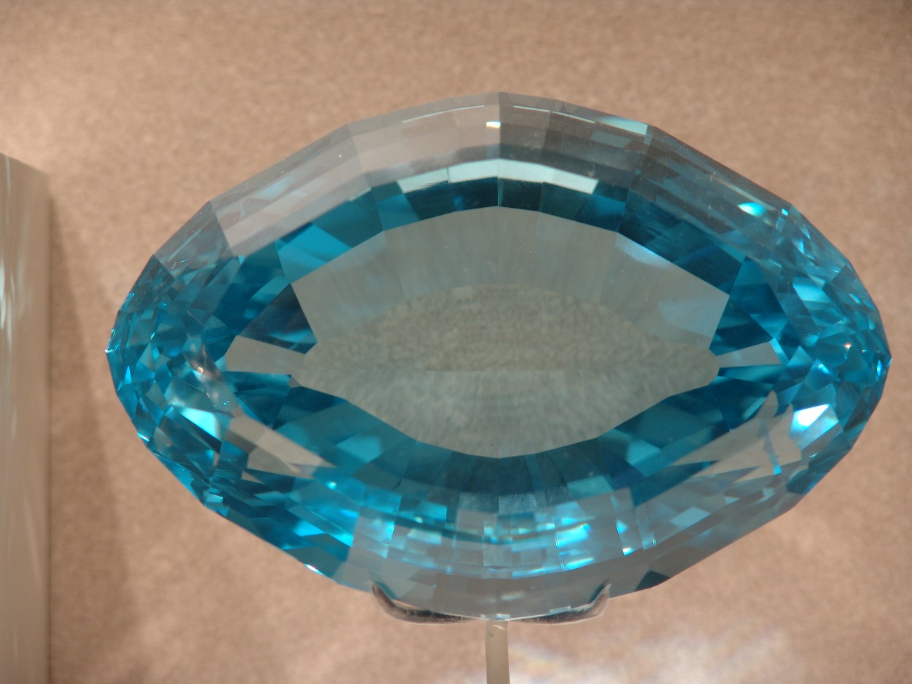 G:\2_FOTOS\FOTOS DE GEOLOGIA\SMITSONIAN 2006\TOPACIO2.jpg