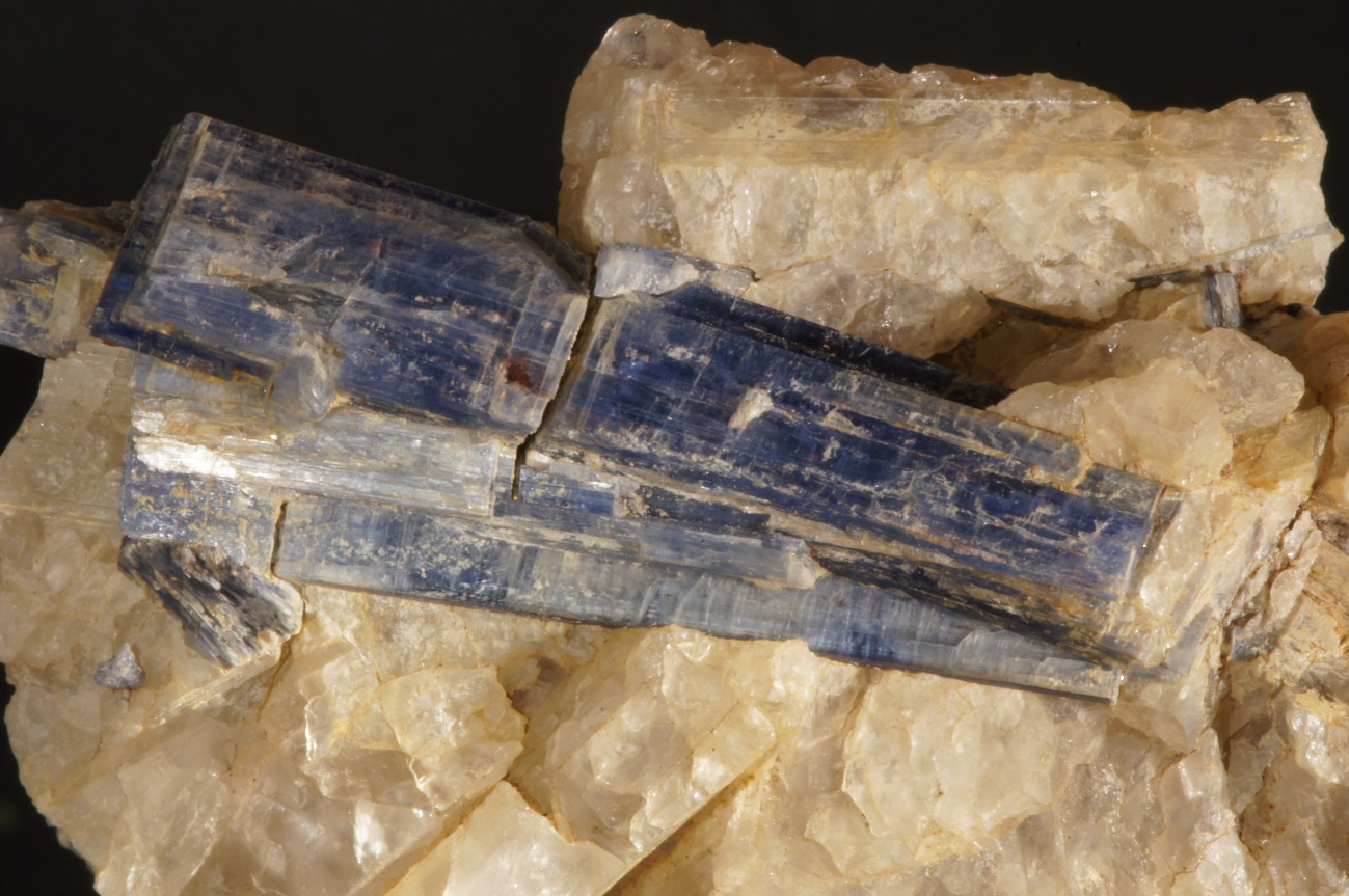 G:\2_FOTOS\MINERALES CONCURSO ELEKTRA\18 Distena.jpg.JPG